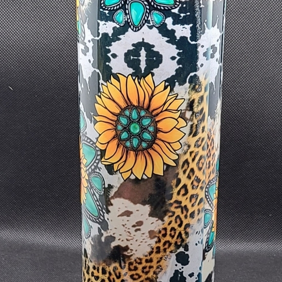 Sunflower Patterned 30 ounce tumbler - Picture 7 of 8